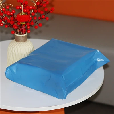 De Rol Van Voorgeopend Plastic Mailing Zakken