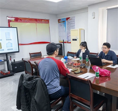 Taiwanese klanten bezoeken fabriek voor inspectie: onderzoek naar nieuwe moge...